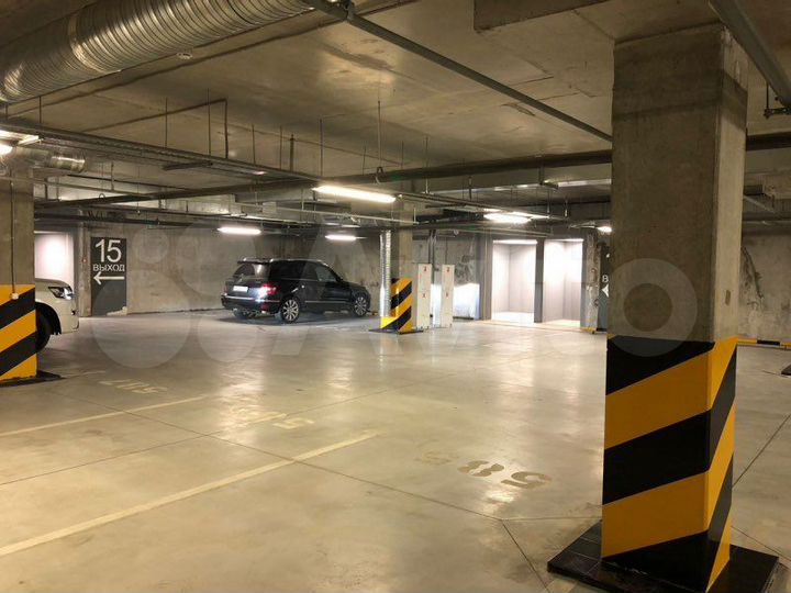 Машиноместо, 13 м²