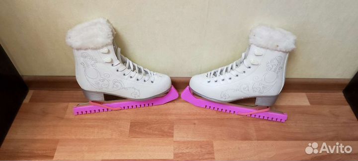 Коньки ледовые