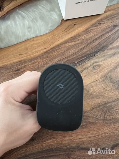 Держатель с беспроводной зарядкой Pitaka MagEZ Pro