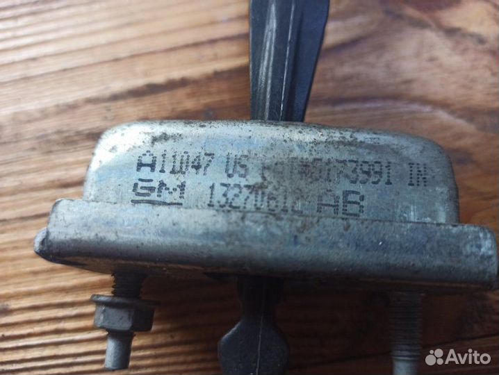 Ограничитель двери задний левый Opel Astra J