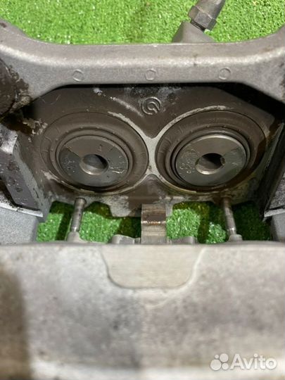 Суппорт тормозной передний левый Mercedes-Benz