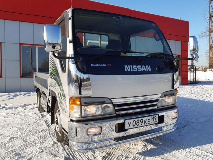 Щека левая Isuzu Elf NKR66 4HF1 1998