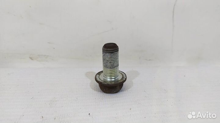 Болт заднего суппорта nissan Serena C26