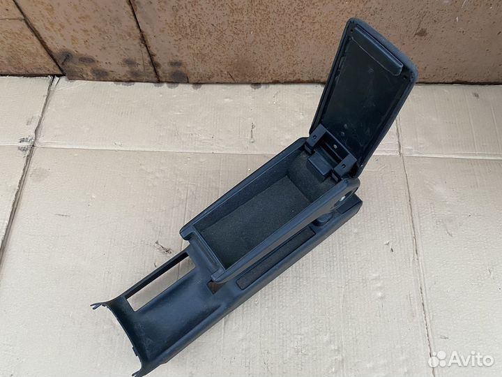 Подлокотник Audi A4 B5 8D0863244