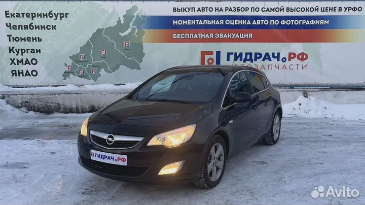 Стекло кузовное глухое правое Opel Astra (J) 13271