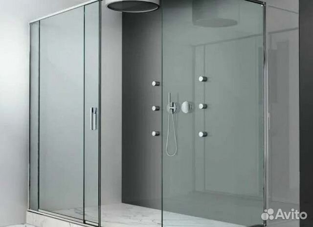 Стеклянные душевые перегородки