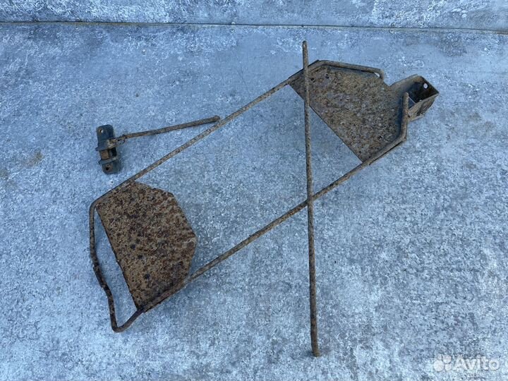 Кронштейн запасного колеса Volkswagen Caddy 2 9K