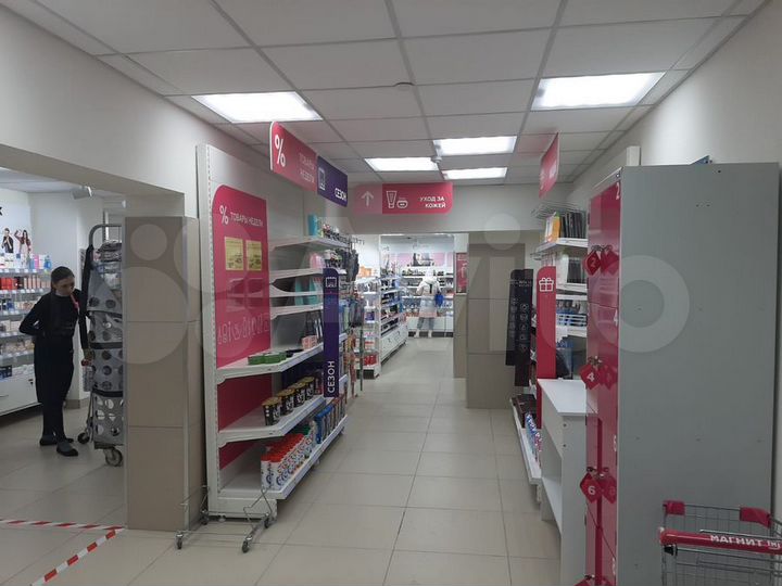 Продам торговое помещение, 300 м²