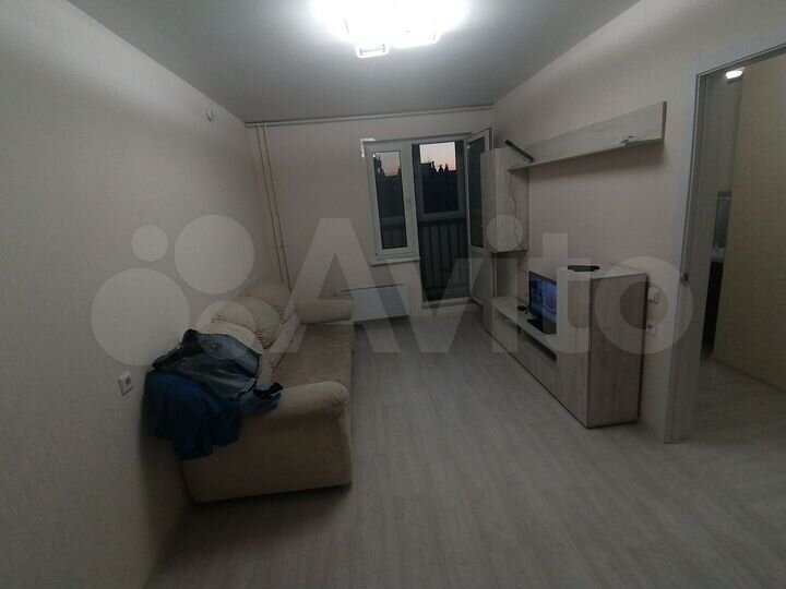 2-к. квартира, 50 м², 8/10 эт.