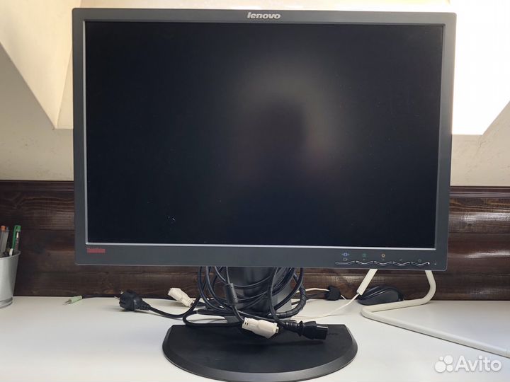 Монитор профессиональный Lenovo Think Vision L220x