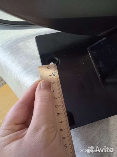 Настольная подставка под телевизор