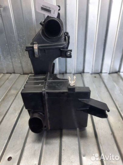 Корпус воздушного фильтра Suzuki Swift 3 хэтчбек