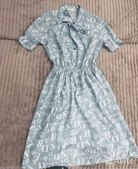 Красивое легкое платье из шоурума