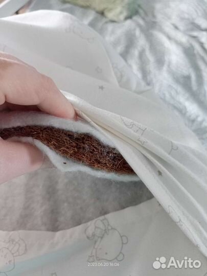 Матрасик в коляску кокосовый