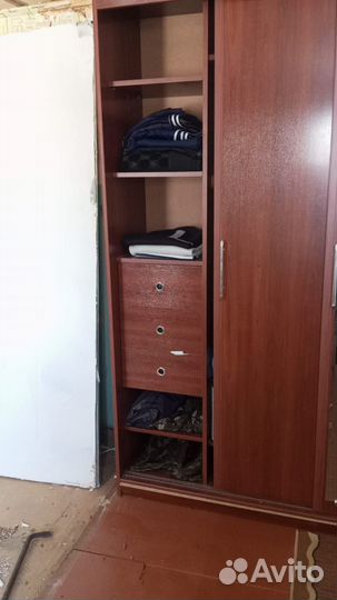 Шкаф купе с зеркалом бу