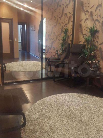 2-к. квартира, 82,1 м², 1/4 эт.