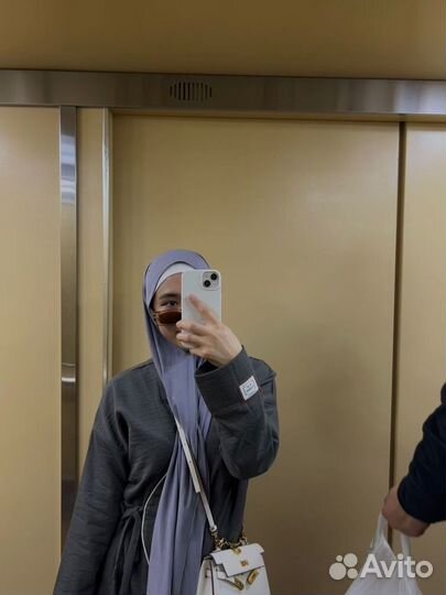 Бариста, официант, флорист