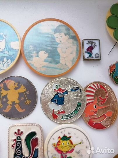 Значки 24 шт. детские, мультфильмы, сказки СССР