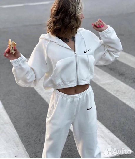 Спортивный костюм Nike