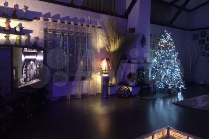 Коттедж 229 м² на участке 21 сот.