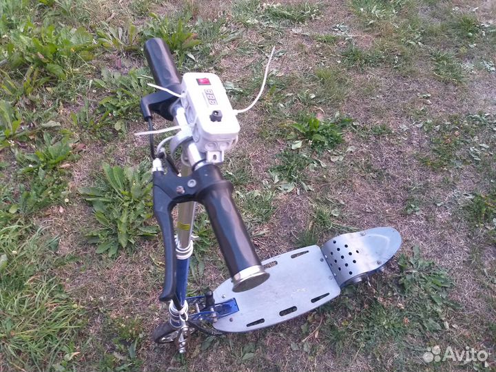 Электрический самокат (детский)