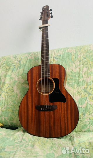 Акустическая гитара