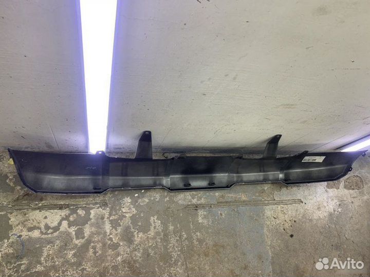 Накладка бампера задняя Toyota Rav4 XA40