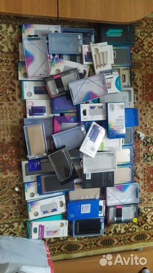 Чехлы и защитные стекла