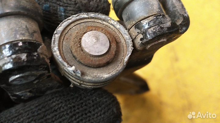 Петля двери Doblo