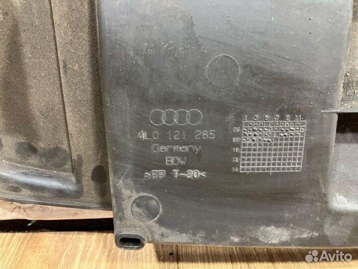 Дефлектор радиатора Audi Q7 4L casa 2008