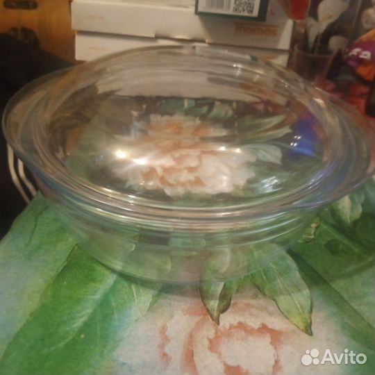 Стеклянная кастрюля