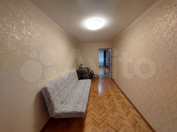 2-к. квартира, 46 м², 1/3 эт.