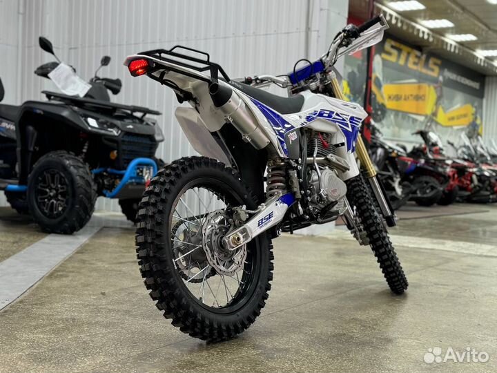 Эндуро / кросс мотоцикл BSE Z3 19/16 Red Black