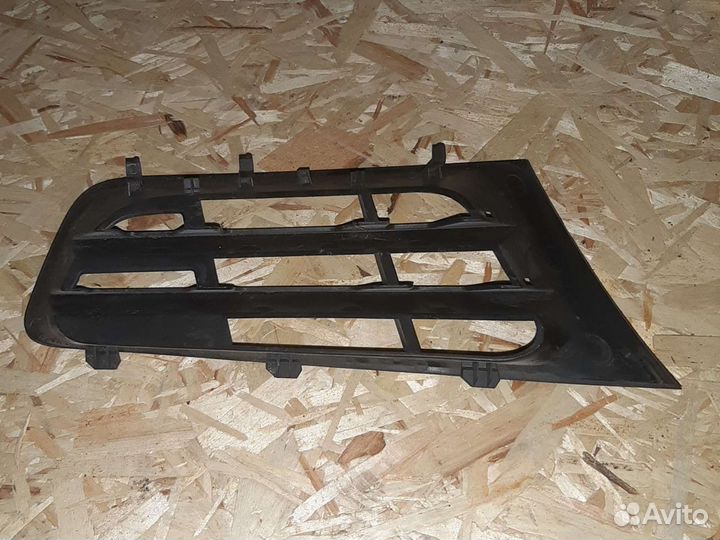 Решетка радиатора левая Renault Megane