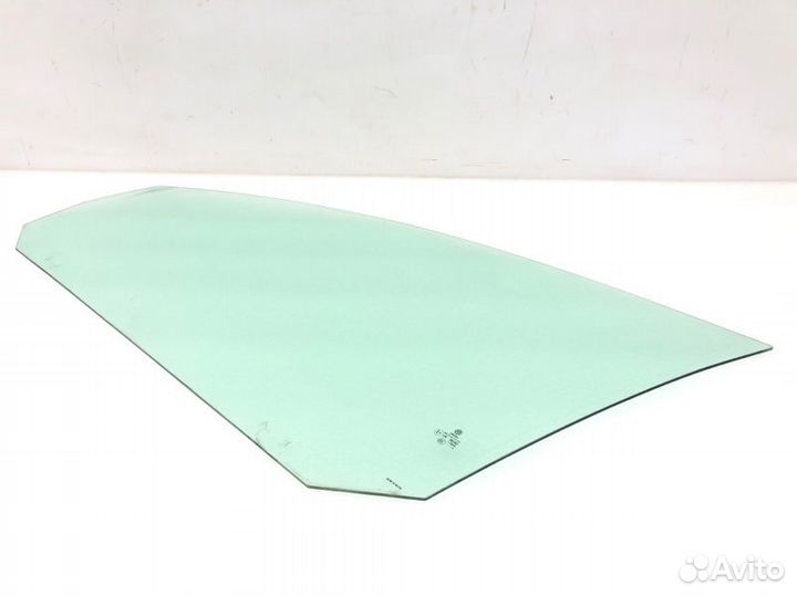 Стекло двери переднее левое Volkswagen Jetta 1K2