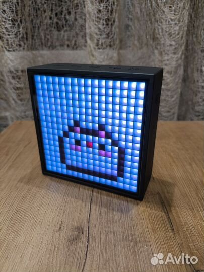 Беспроводная колонка с экраном Divoom timebox