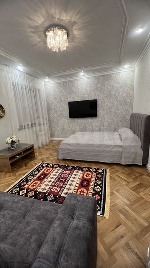 1-к. квартира, 42 м², 1/6 эт.
