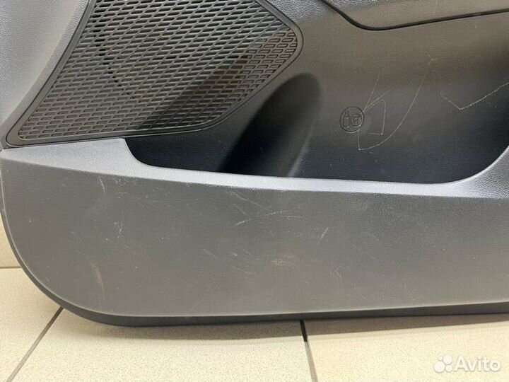 Обшивка двери передней правой Hyundai Creta