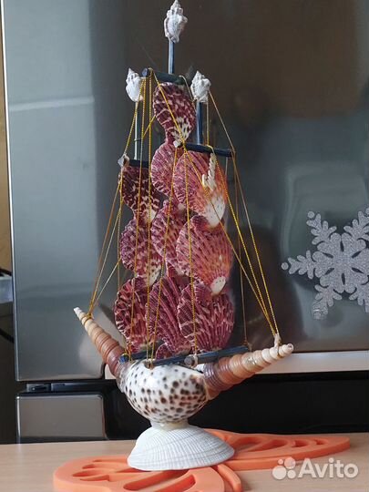 Парусник из морских ракушек