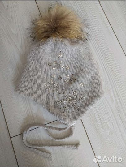 Зимняя шапка с натуральным помпоном