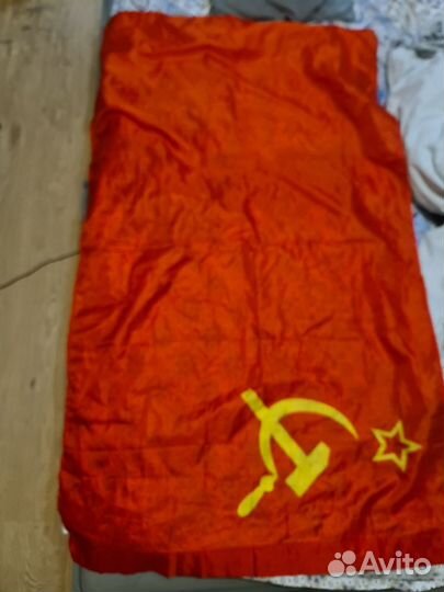 Флаги СССР и РФ