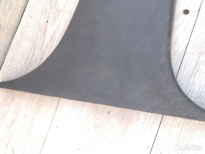 Накладка на стойку кузова правая Kia Spectra седан