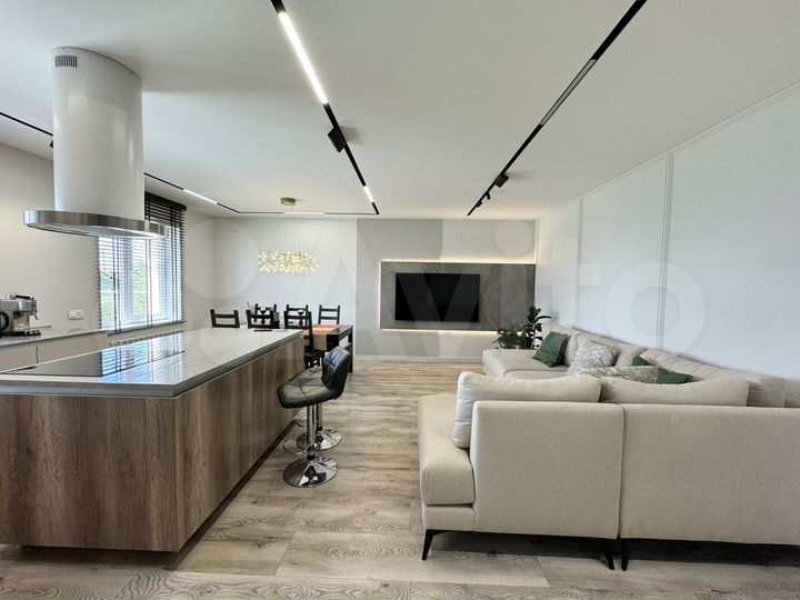 Дом 236 м² на участке 5,7 сот.