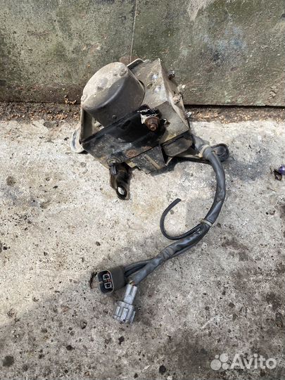 Блок ABS (насос) Nissan Pulsar N15