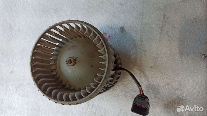 Мотор отопителя Volkswagen Phaeton