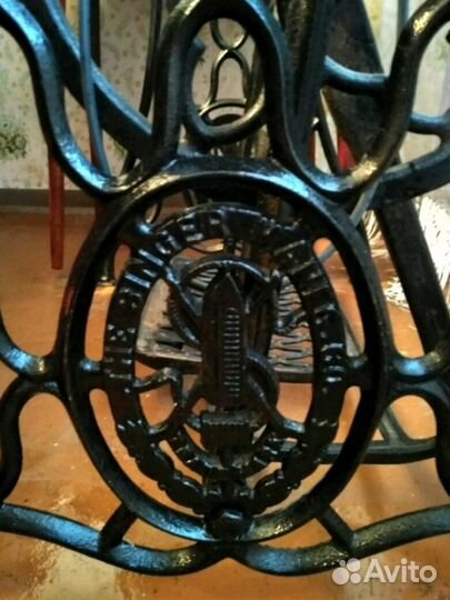 Швейная машинка Singer