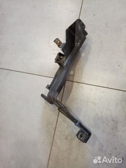 Кронштейн фары Volvo Fh 4 D13A460S 2017