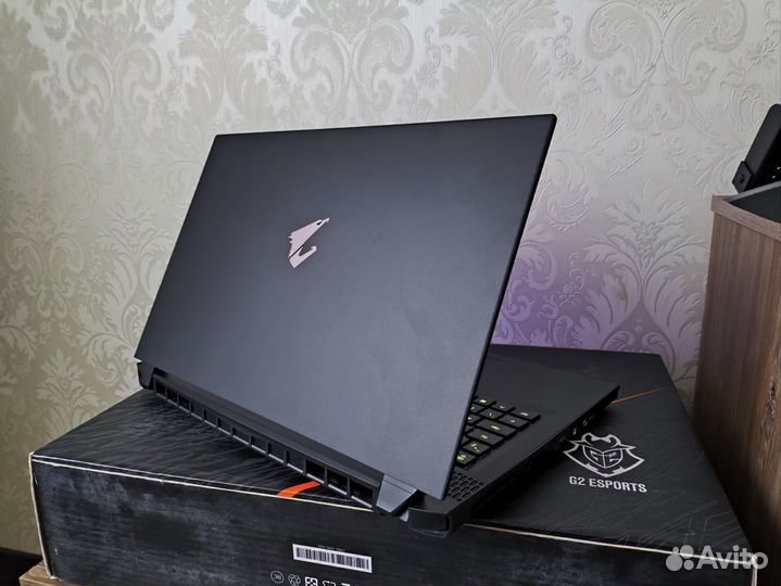 Aorus 17G i7/16/3060/512SSD отличный