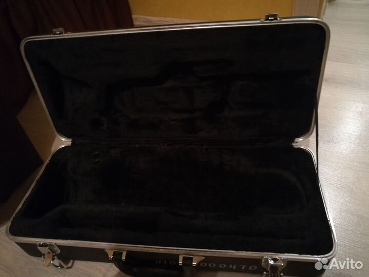 Футляр для музыкального инструмента