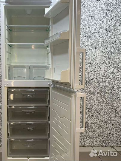 Холодильник в идеальном состоянии